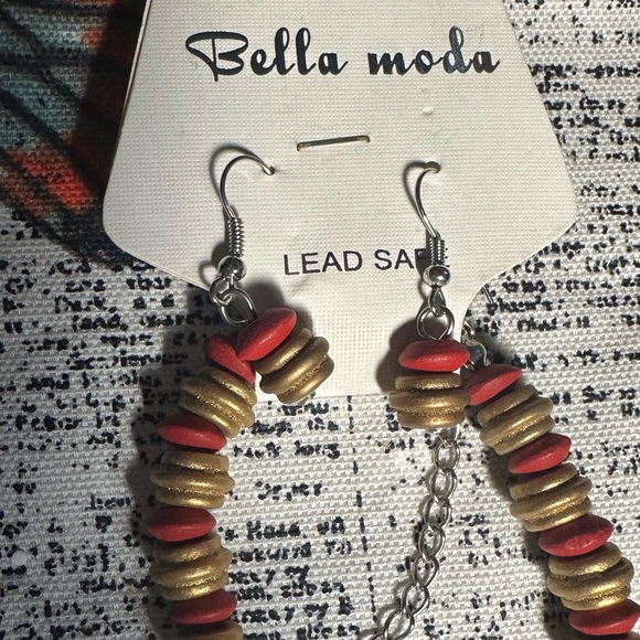 Wooden earrings and necklace setMust bundle! 3 for $10 or 4 for $15 etc - Picture 3 of 4